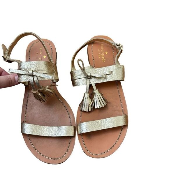 Kate Spade Carlita Tassel Sandals Gold Pebbled Leather Size 9 - Picture 2 of 5